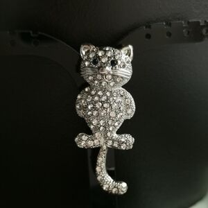 New silver crystal cat brooch pin moving tail